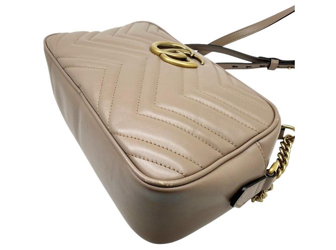 Gucci GG Marmont Small gesteppte Leder-Schultertasche mit Kette Beige - Ansicht 7