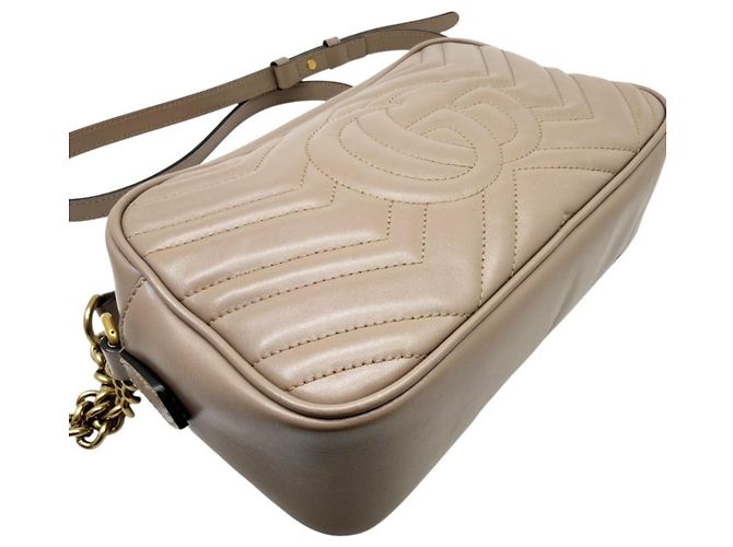 Gucci GG Marmont Small gesteppte Leder-Schultertasche mit Kette Beige - Ansicht 8