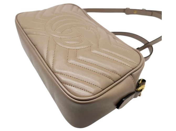 Gucci GG Marmont Small gesteppte Leder-Schultertasche mit Kette Beige - Ansicht 9