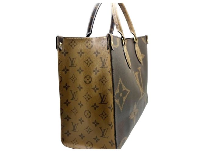 Borsa Tote Louis Vuitton Monogram Giant Reverse OnTheGo MM Marrone - vista 3