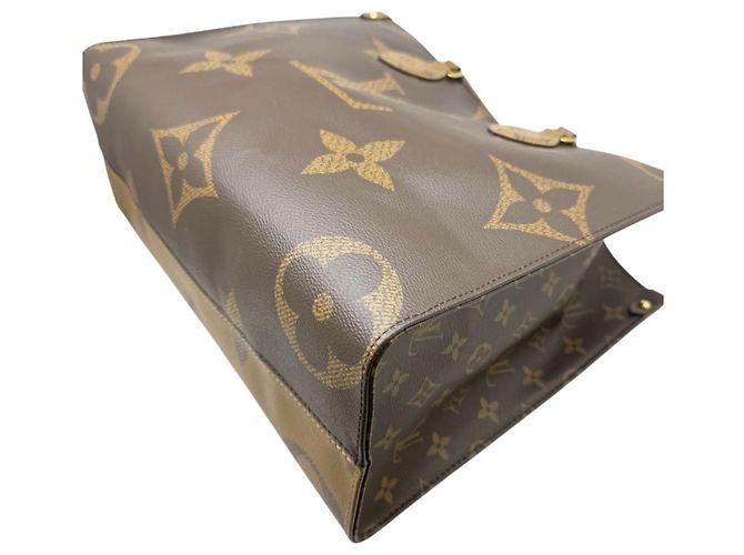 Borsa Tote Louis Vuitton Monogram Giant Reverse OnTheGo MM Marrone - vista 7