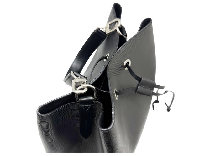 Néonoé Borsa a tracolla Louis Vuitton Epi NeoNoe Noir Black Nero - vista 11