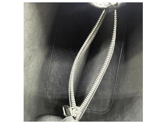 Néonoé Borsa a tracolla Louis Vuitton Epi NeoNoe Noir Black Nero - vista 18