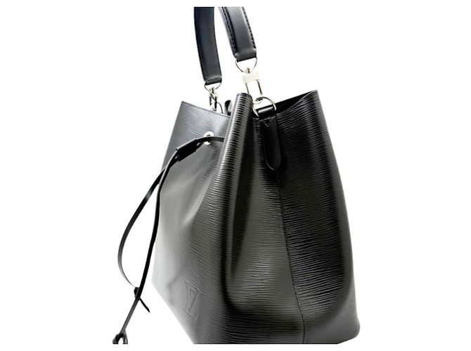 Néonoé Borsa a tracolla Louis Vuitton Epi NeoNoe Noir Black Nero - vista 3