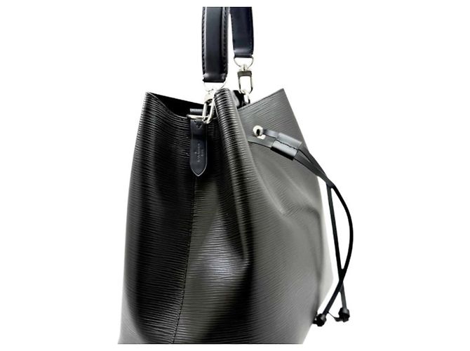 Néonoé Borsa a tracolla Louis Vuitton Epi NeoNoe Noir Black Nero - vista 4