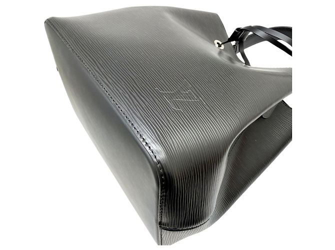 Néonoé Borsa a tracolla Louis Vuitton Epi NeoNoe Noir Black Nero - vista 7