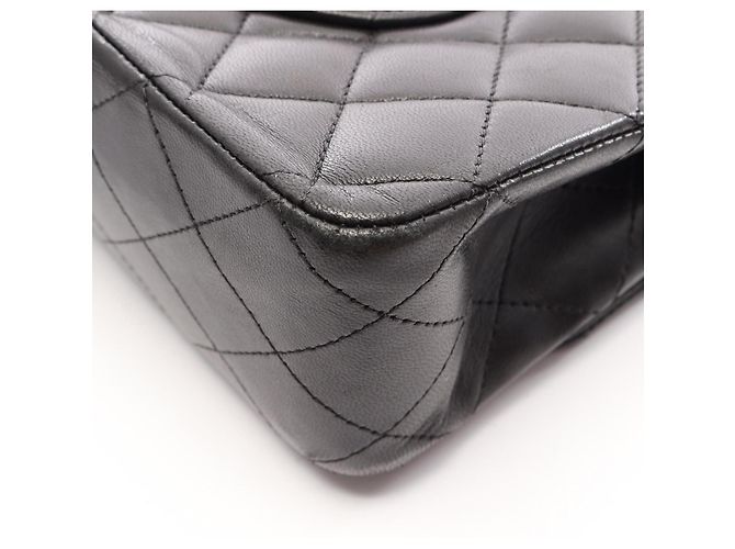 Borsa a tracolla Chanel Matelassé Double Flap Nero - vista 12
