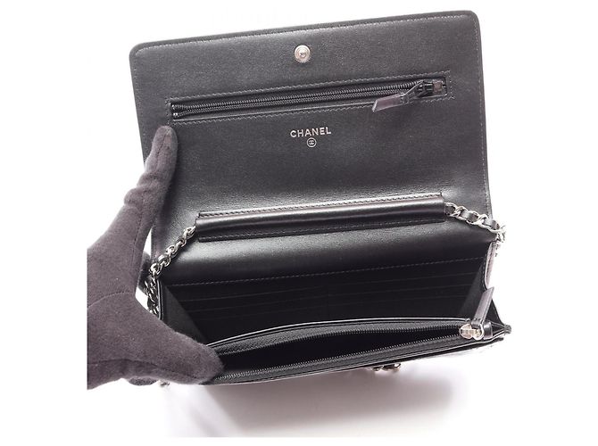 Borsa a tracolla Chanel in pelle matelassé Nero - vista 3