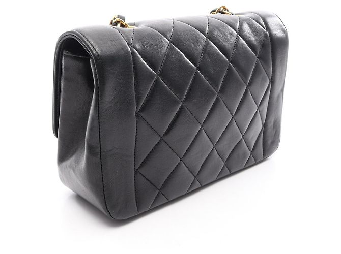 Borsa a tracolla Chanel Matelassé Diana Flap Nero - vista 2