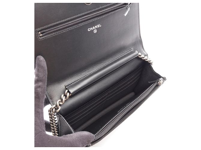 Borsa a tracolla Chanel Boy Matelassé Nero - vista 3