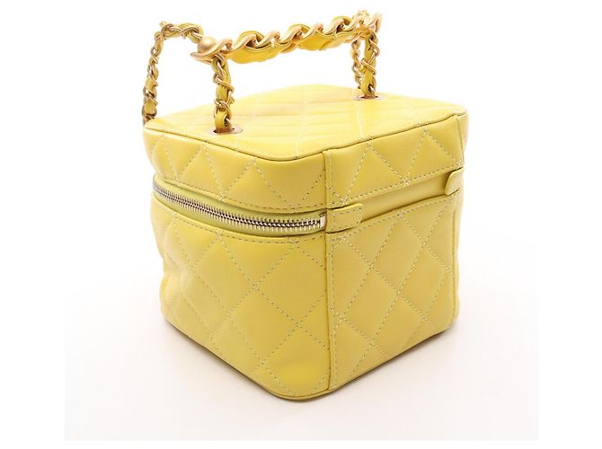 Borsa Chanel Matelassé in pelle d'agnello gialla Giallo - vista 2