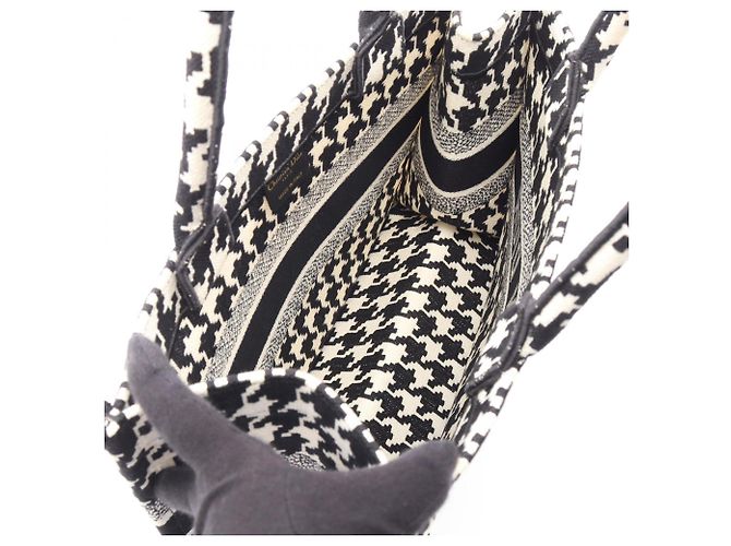 Borsa Christian Dior Dior Book Tote Medium Houndstooth Nero Bianco - vista 3