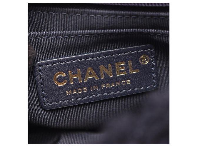 Borsa a tracolla Chanel Mini Matelassé Porpora Blu navy - vista 4