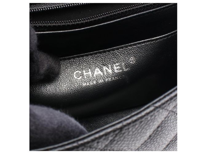Borsa a tracolla Chanel Mini Matelassé Nero - vista 4