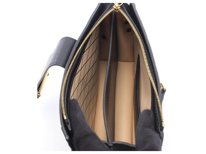 Clutch Trunk Louis Vuitton in pelle Epi nera Nero - vista 3