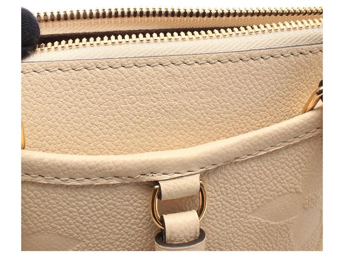 Borsa Louis Vuitton Trianon PM Monogram Empreinte Beige Crudo - vista 4