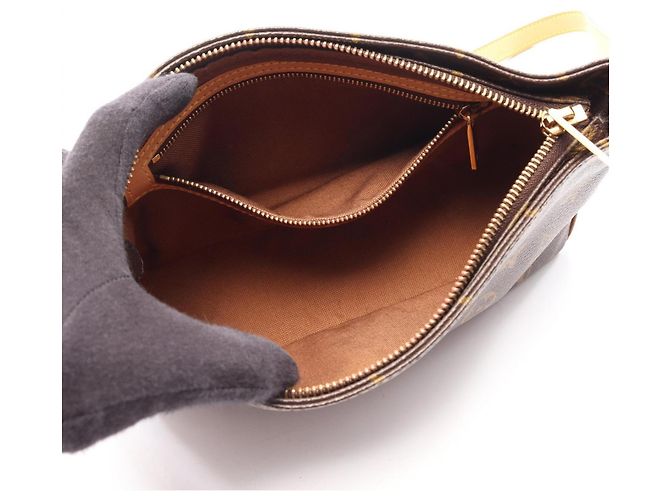 Borsa a tracolla Louis Vuitton Trotteur Marrone - vista 3