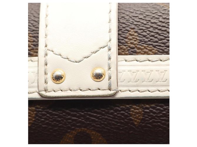 Borsa a tracolla Louis Vuitton Papillon Trunk Monogram Marrone Bianco - vista 9