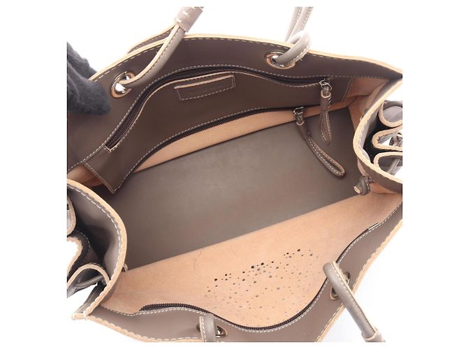 Borsa Tote Loewe Anagram Traforata Beige - vista 3