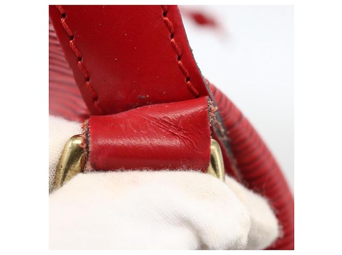 Louis Vuitton Noe Epi Leather Large Rosso - vista 6