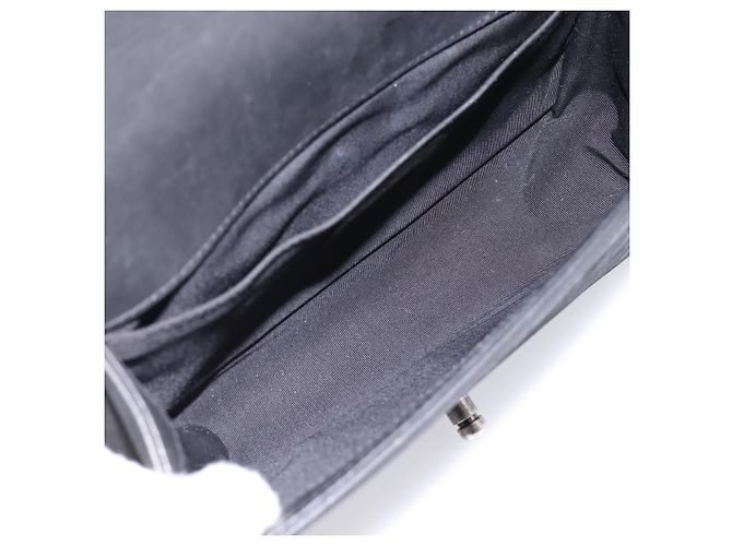 Chanel Boy Flap in vitello matelassé con dettaglio micro catena Old Medium Nero - vista 5