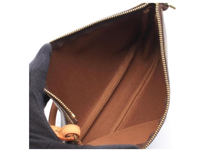 Louis Vuitton Pochette Accessoires Monogram Handbag Marron - vue 3