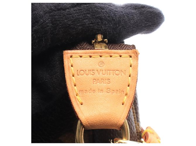 Louis Vuitton Pochette Accessoires Monogram Handbag Marron - vue 4
