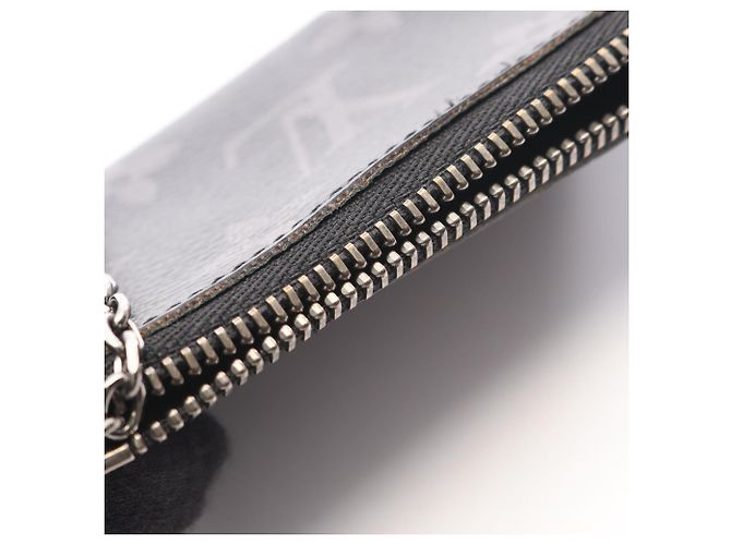 Louis Vuitton Pochette Clé Monogram Eclipse Reverse Wallet Castaño Negro - vista 11