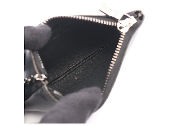 Louis Vuitton Pochette Clé Monogram Eclipse Reverse Wallet Castaño Negro - vista 3