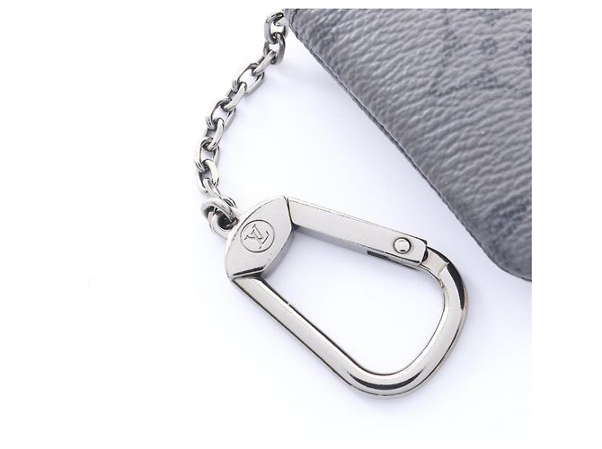 Louis Vuitton Pochette Clé Monogram Eclipse Reverse Wallet Castaño Negro - vista 6