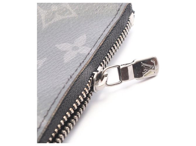 Louis Vuitton Pochette Clé Monogram Eclipse Reverse Wallet Castaño Negro - vista 7