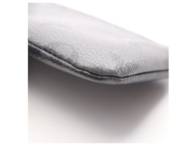 Louis Vuitton Pochette Clé Monogram Eclipse Reverse Wallet Castaño Negro - vista 9