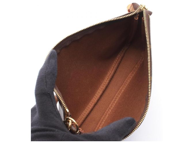 Louis Vuitton Pochette Accessoires Monogram Handbag Marrone - vista 3