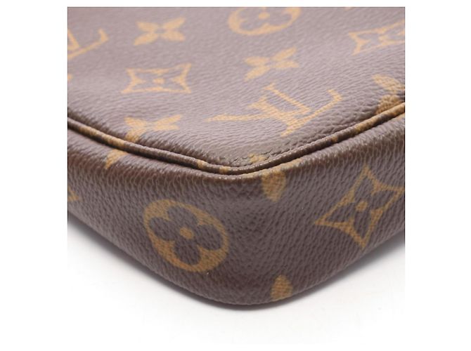 Louis Vuitton Pochette Accessoires Monogram Handbag Marrone - vista 6