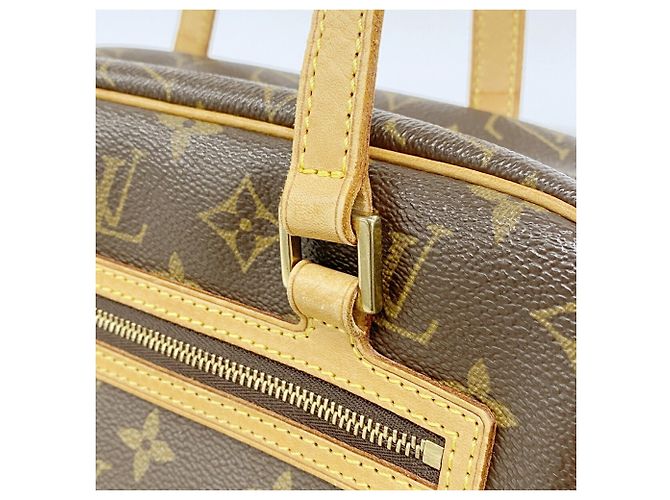 Bolso de hombro Louis Vuitton Monogram Cite MM Castaño - vista 9