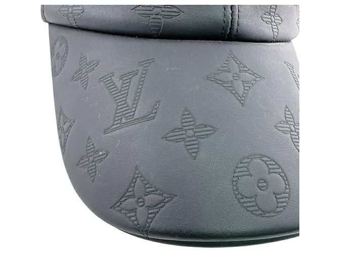 Cappello Louis Vuitton Monogram Shadow Nero - vista 5