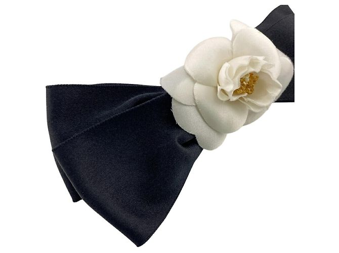 Barrette à ruban Chanel Flower Camellia Noir Blanc - vue 3