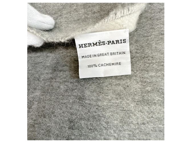 Stola in cashmere double-face Hermès Marrone Bianco - vista 6