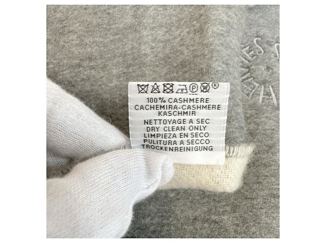 Stola in cashmere double-face Hermès Marrone Bianco - vista 7
