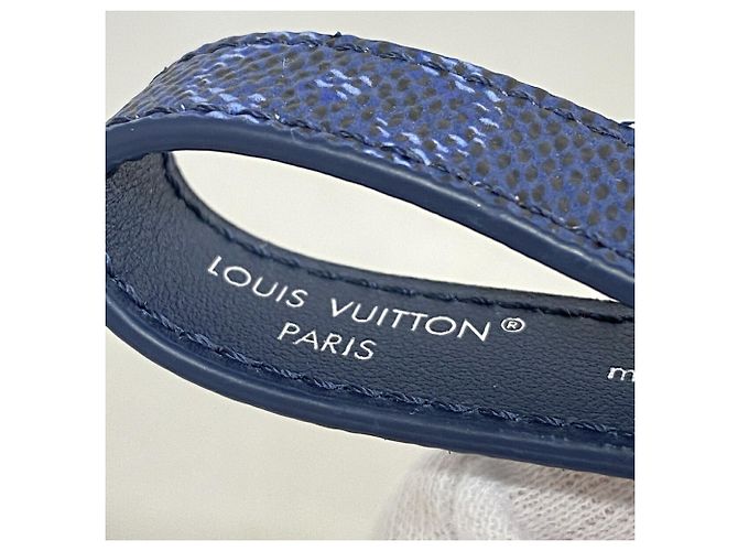 Louis Vuitton Monogram Heritage Keychain Charm Blue - view 2