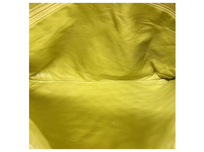 Borsa a tracolla Chanel in pelle verde chiaro - vista 4