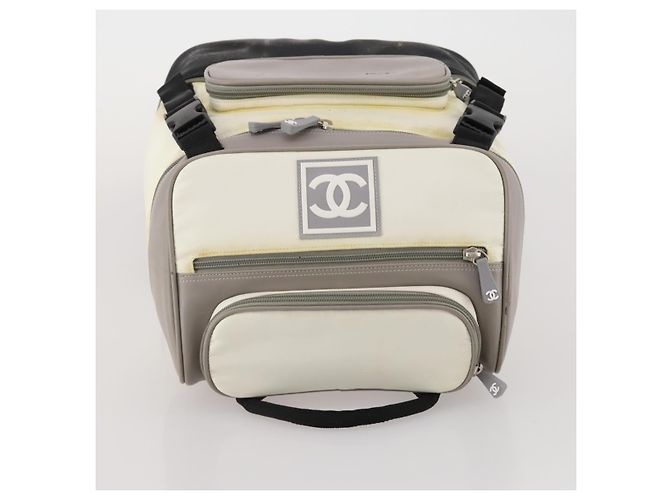 CHANEL Sports Line Backpack White Gray CC - vista 6