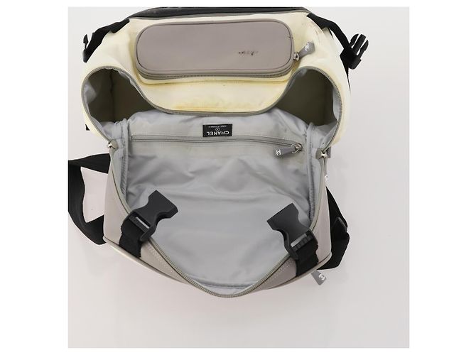 CHANEL Sports Line Backpack White Gray CC - vista 9