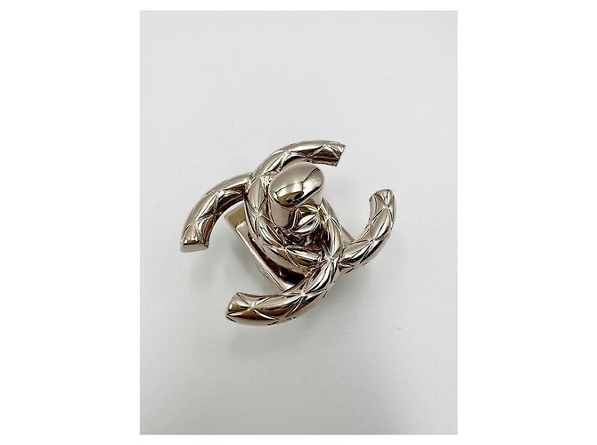 Chanel CC Turn-Lock oro D'oro - vista 2