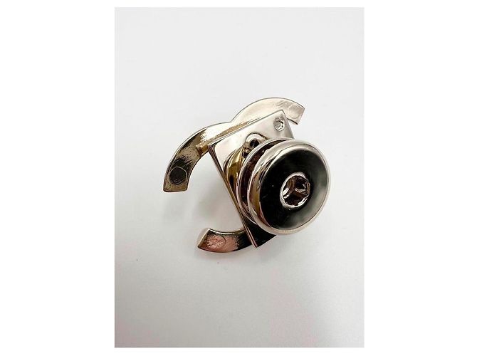 Chanel CC Turn-Lock oro D'oro - vista 3