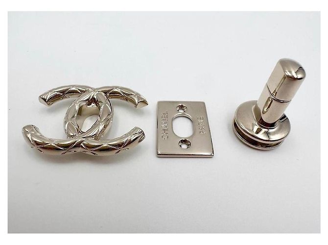 Chanel CC Turn-Lock oro D'oro - vista 4