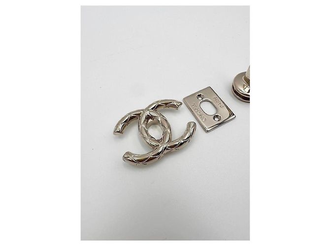 Chanel CC Turn-Lock oro D'oro - vista 5