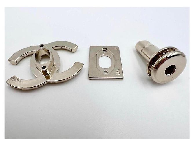 Chanel CC Turn-Lock oro D'oro - vista 6