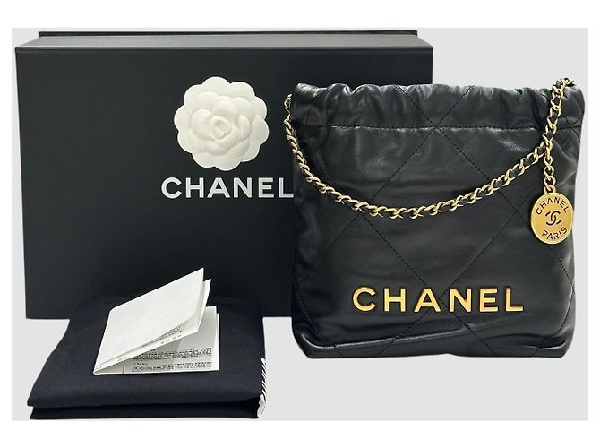 Chanel Mini Bag 22 Nero in Pelle di Vitello - vista 3