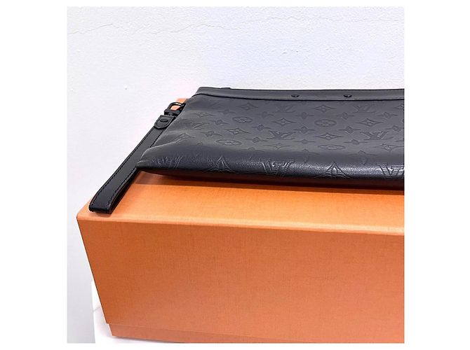 Louis Vuitton Pochette Toiletry Clutch Bag Monogram Shadow Black Nero - vista 7